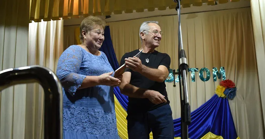 Фото Аліни Тимофєєвої Свято День вчителя - День працівників освіти, відзначається у першу неділю жовтня. Напередодні освітянам влаштували святкові заходи.
