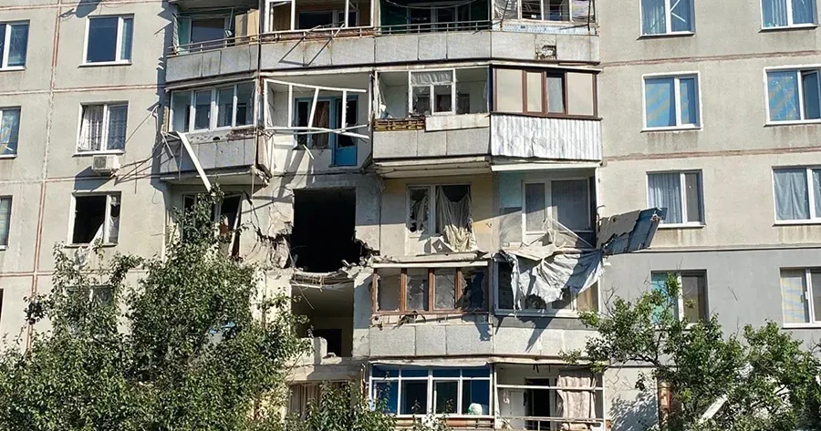 Фото Чугуївської РВА Від початку реалізації програми єВідновлення у районі подано 1078 заяв на отримання компенсації, комісіями заповнено у Реєстрі пошкодженого та знищеного майна 700 чек-листів, де зазначено середню вартість та обсяг робіт, на загальну суму майже 50 млн. грн.