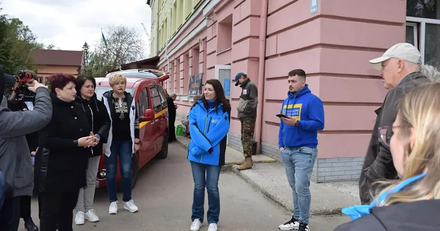 Фото Чугуївської МВА Чугуїв відвідали благодійники з Америки на порталі Gromada Group